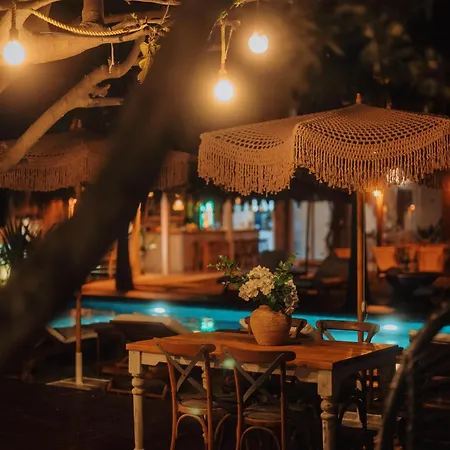 Cadde75 Alacati B&B Çeşme